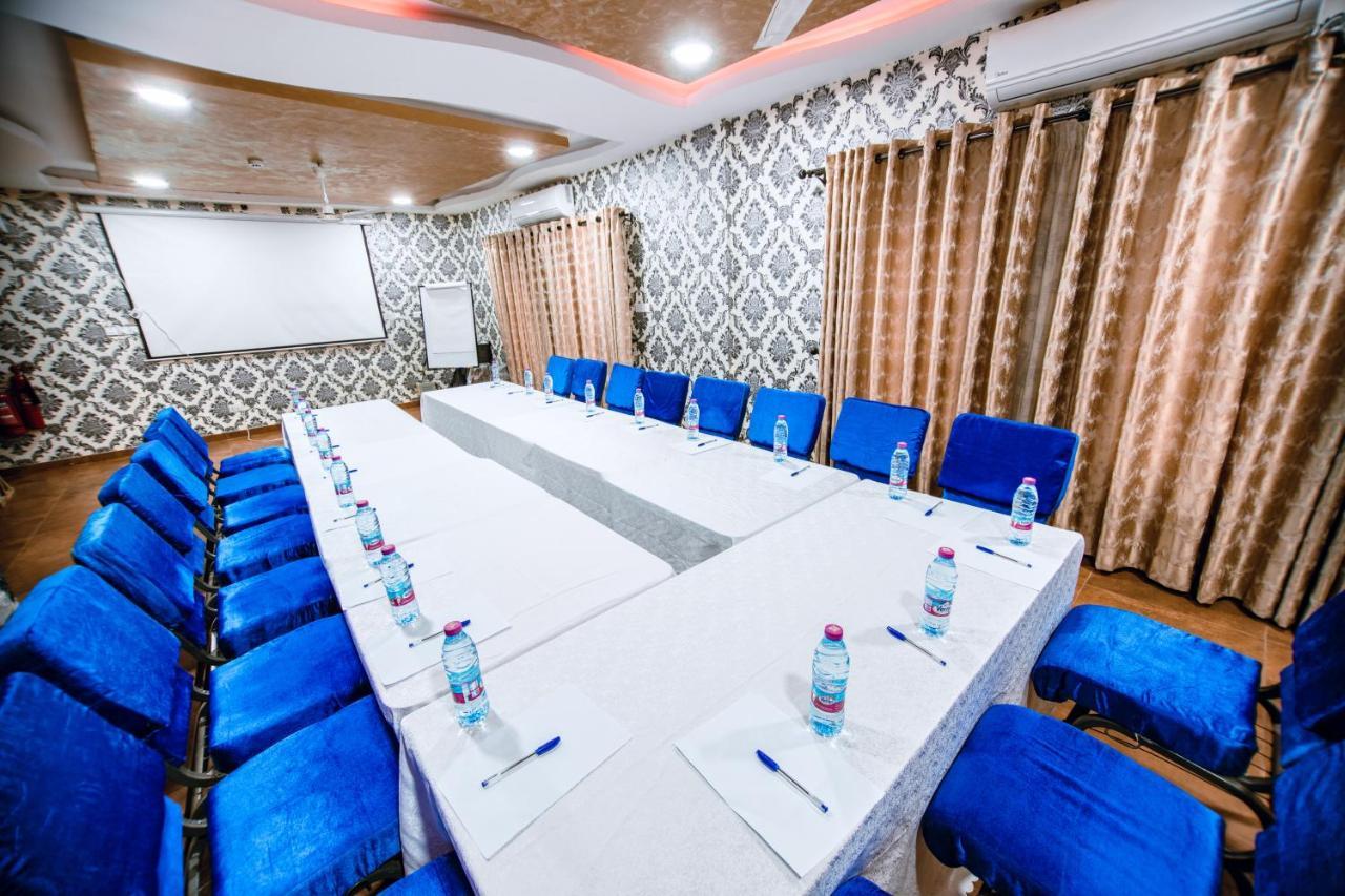 Plus 33 Hotel Nungua Dış mekan fotoğraf