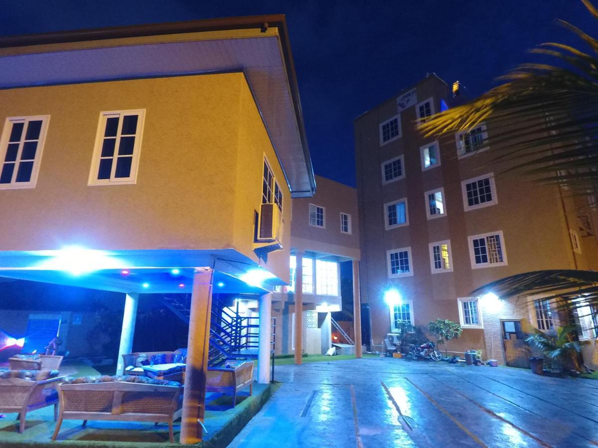 Plus 33 Hotel Nungua Dış mekan fotoğraf