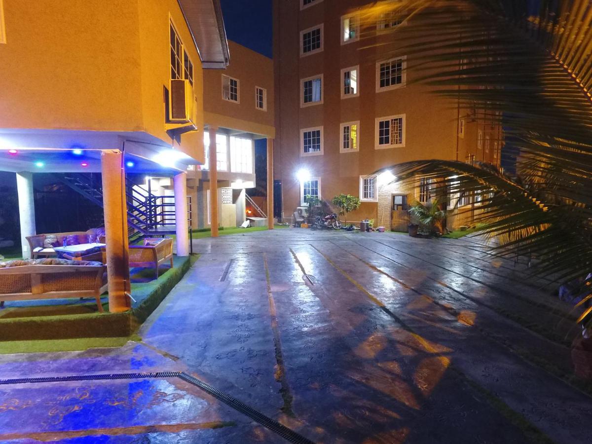 Plus 33 Hotel Nungua Dış mekan fotoğraf
